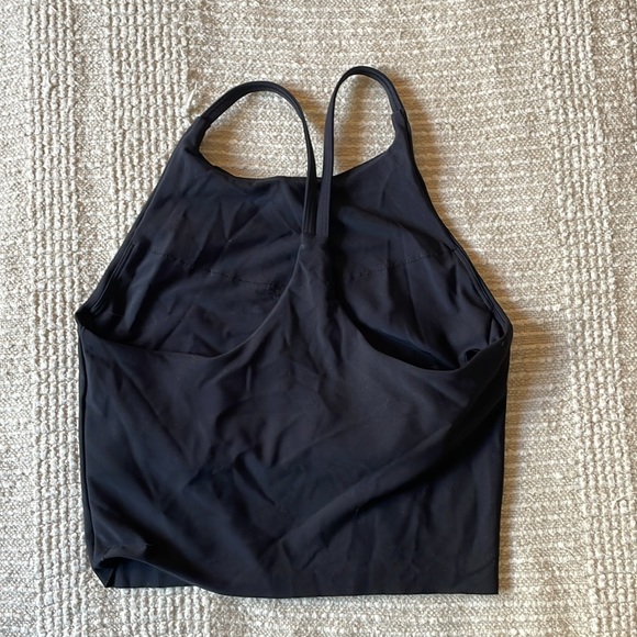 NWOT old navy active powersoft black crop top with bra, size medium - Picture 2 of 3